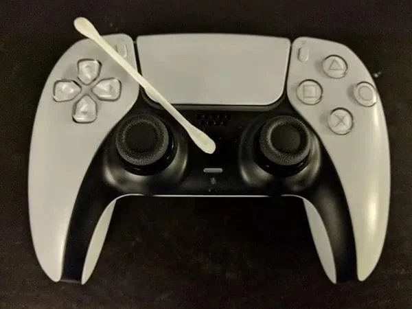 clean-controller-ps5
