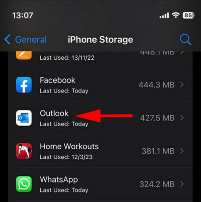 ios-iphone-storage-outlook